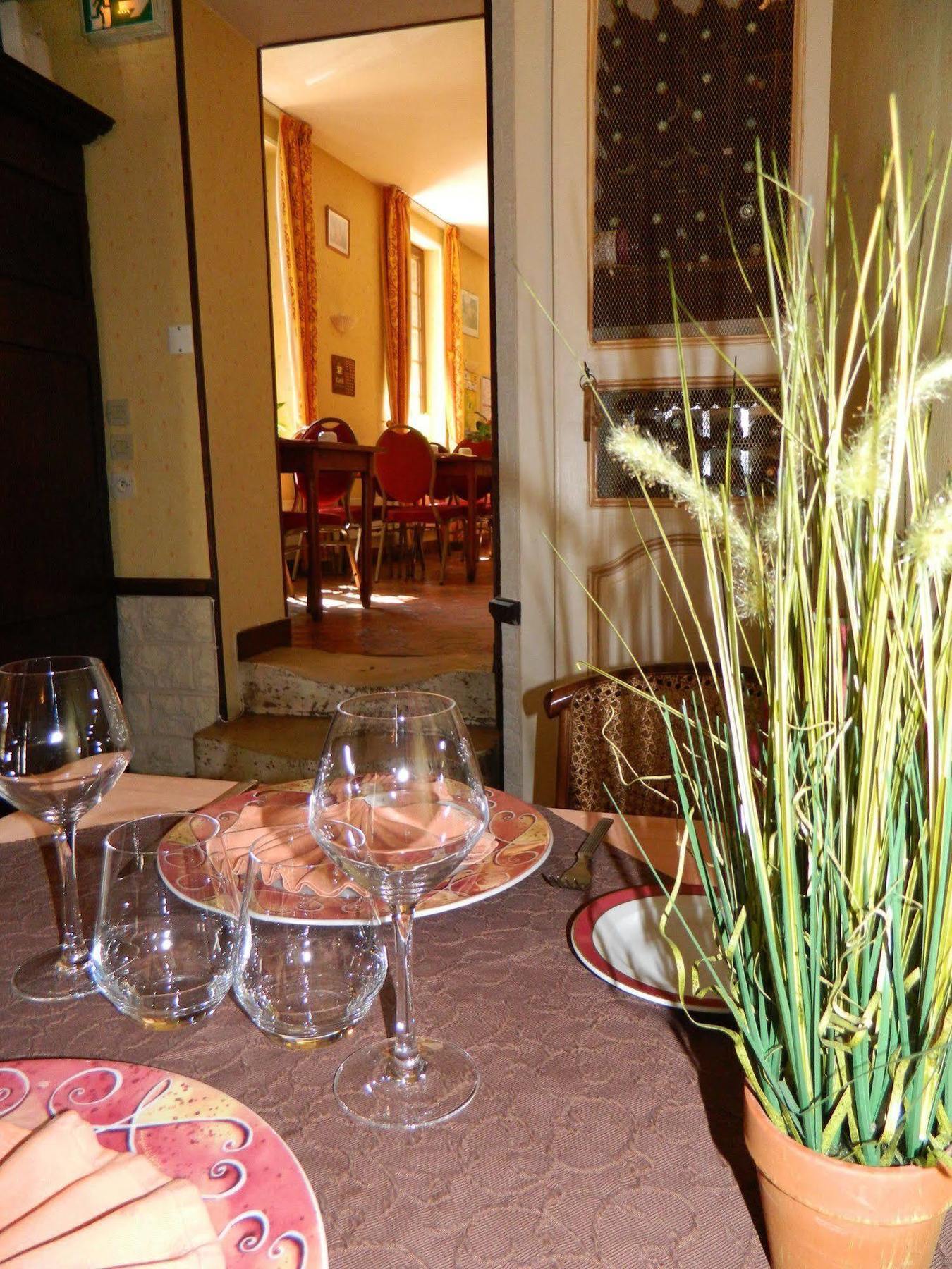 Hotel Restaurant Le Cygne Conches-en-Ouche 외부 사진